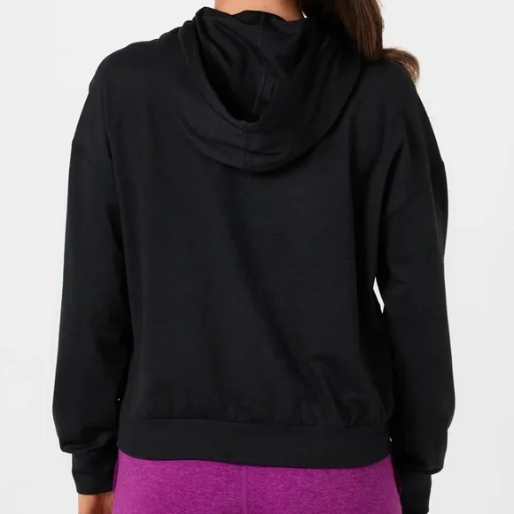 Unworn Vuori Women's Sweatshirt Halo Modern Pullover Hoodie in Black - Picture 4 of 11
